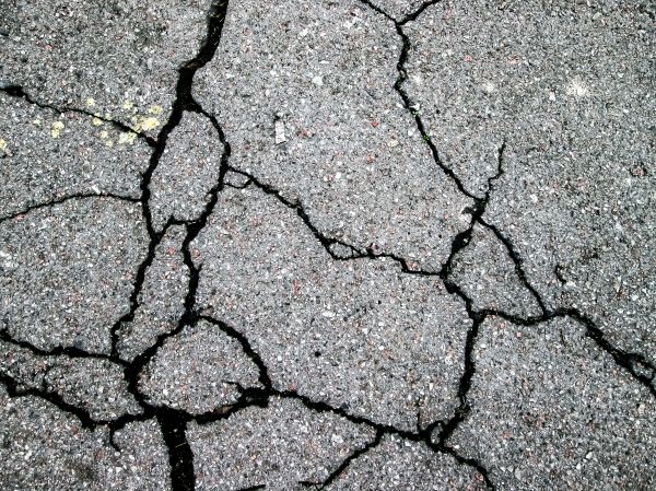 Driveway Crack Filling in Marana