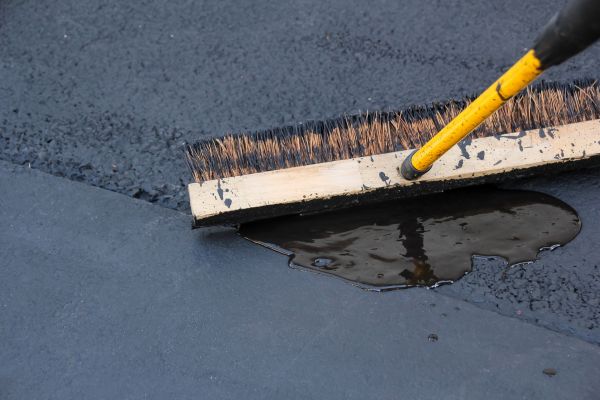 Driveway Asphalt Sealing in Marana