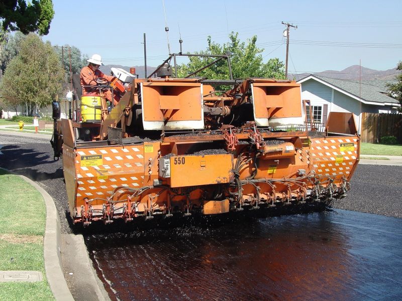 Professional Asphalt Sealing Equipment